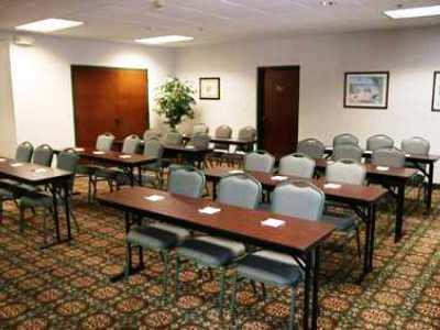 Hampton Inn Мебън Екстериор снимка