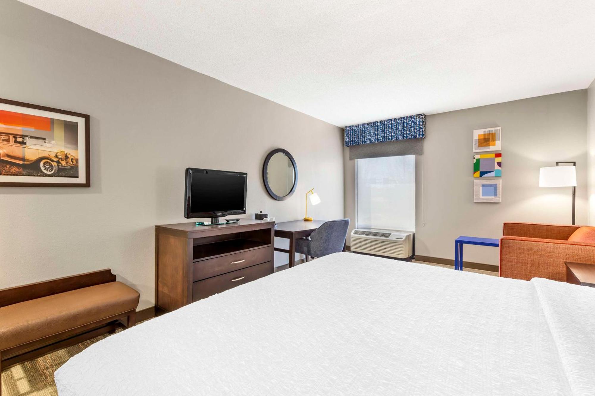 Hampton Inn Мебън Екстериор снимка